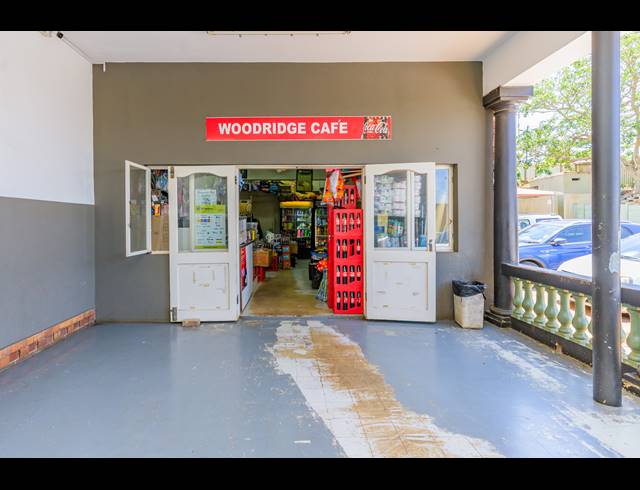 107M² BUSINESS FOR SALE IN MONTCLAIR